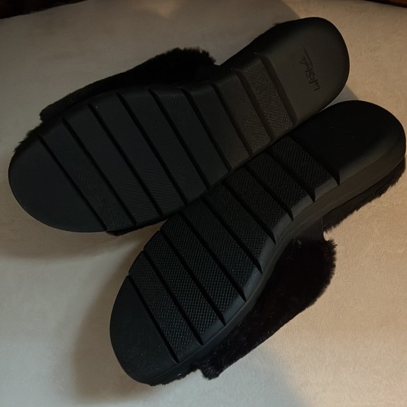 NWT black plush slippers by LifeStride - Picture 3 of 4